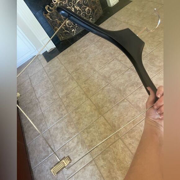 Bb1 Plastic Concave Store Display Outfit Hangars! - Picture 1 of 3